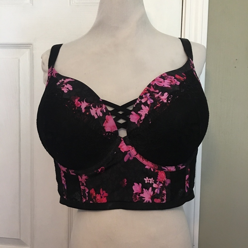 Torrid Curves Black and Pink Floral Bra with Textured Design NWOT